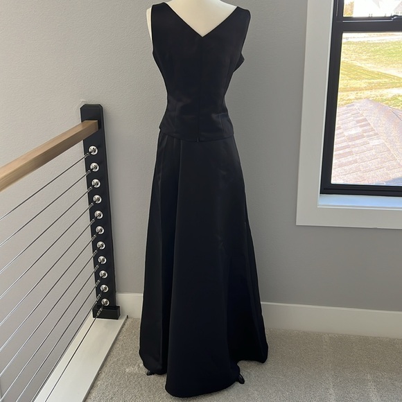 Pinky & Me 2 piece polyester black shell & skirt - Picture 5 of 12